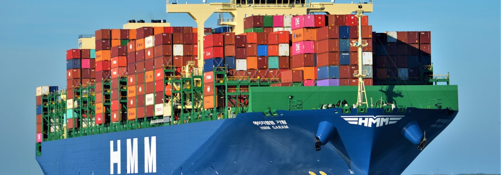 De 'HMM Garam' (16.010 teu) opvarend richting Antwerpen